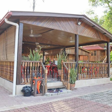 Hotel Borneo Tree House Kota Kinabalu Exterior foto