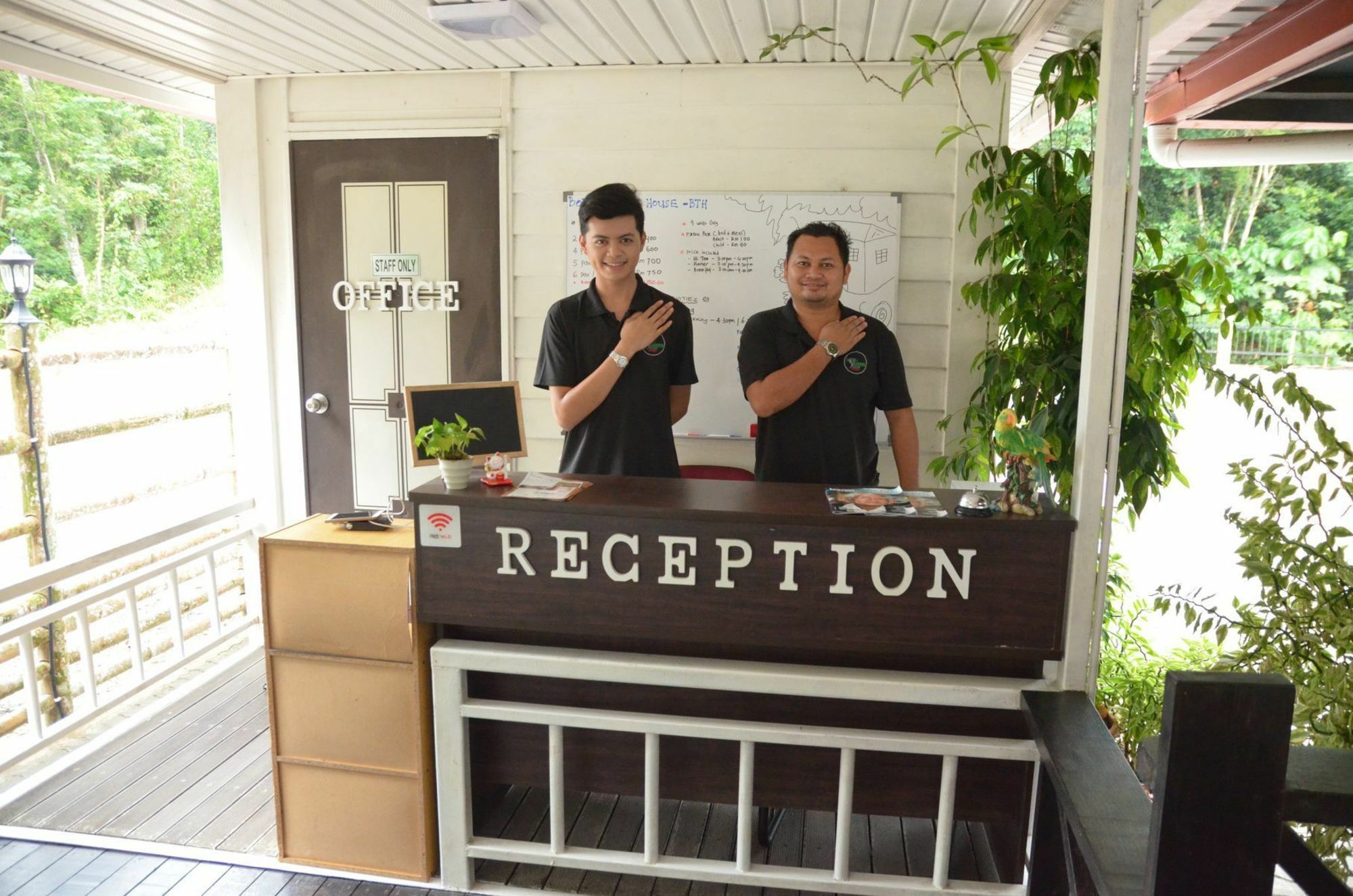 Hotel Borneo Tree House Kota Kinabalu Exterior foto